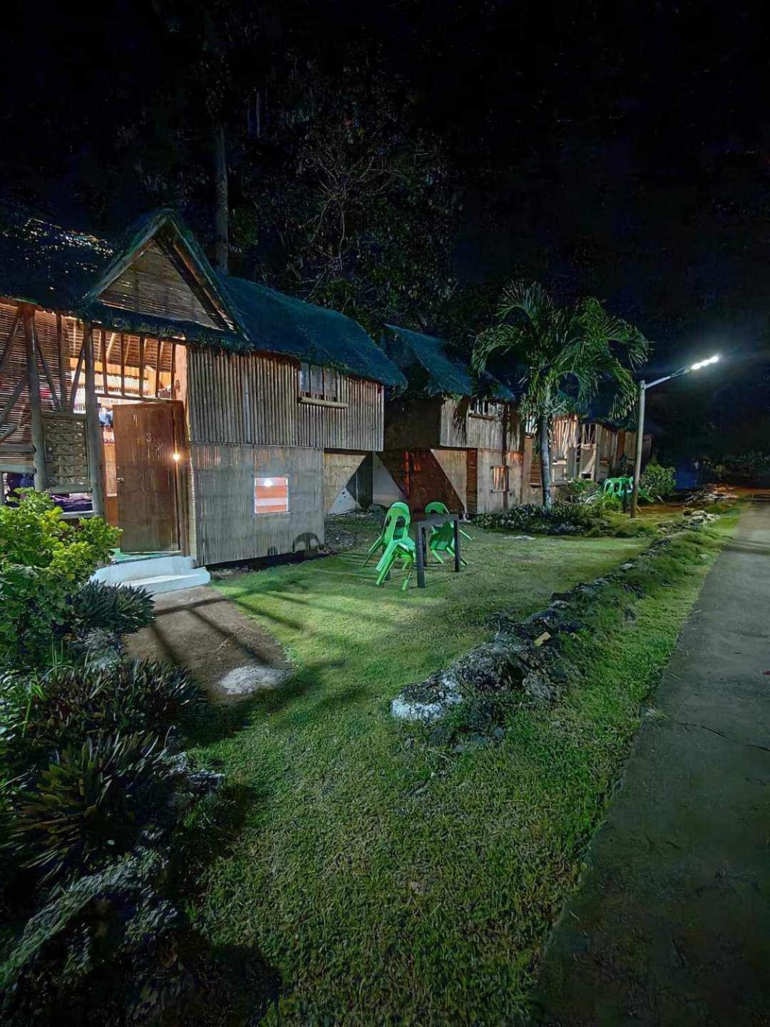 Nirvana Bamboo Houses & Dive Resort Moalboal Extérieur photo
