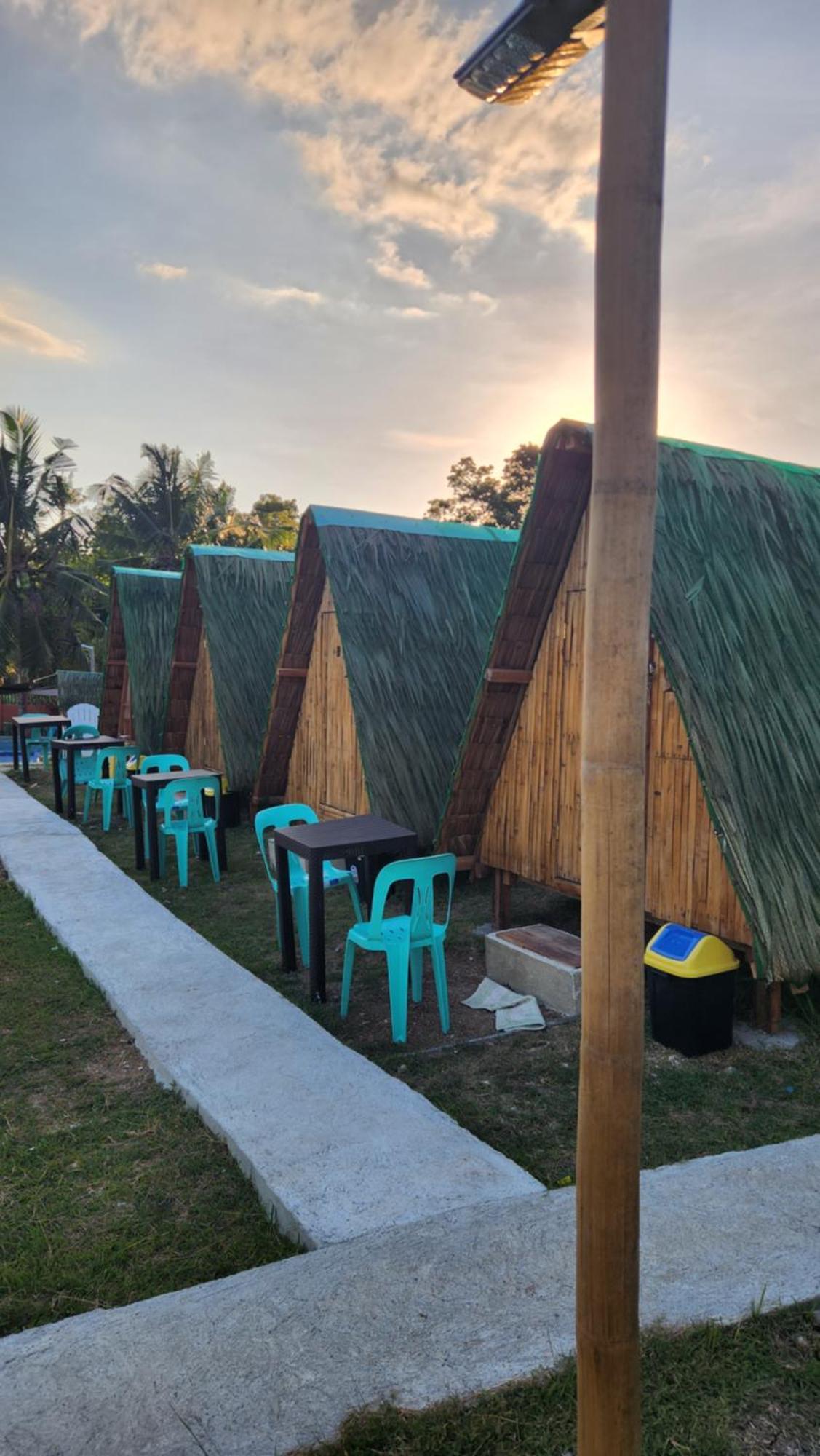 Nirvana Bamboo Houses & Dive Resort Moalboal Extérieur photo
