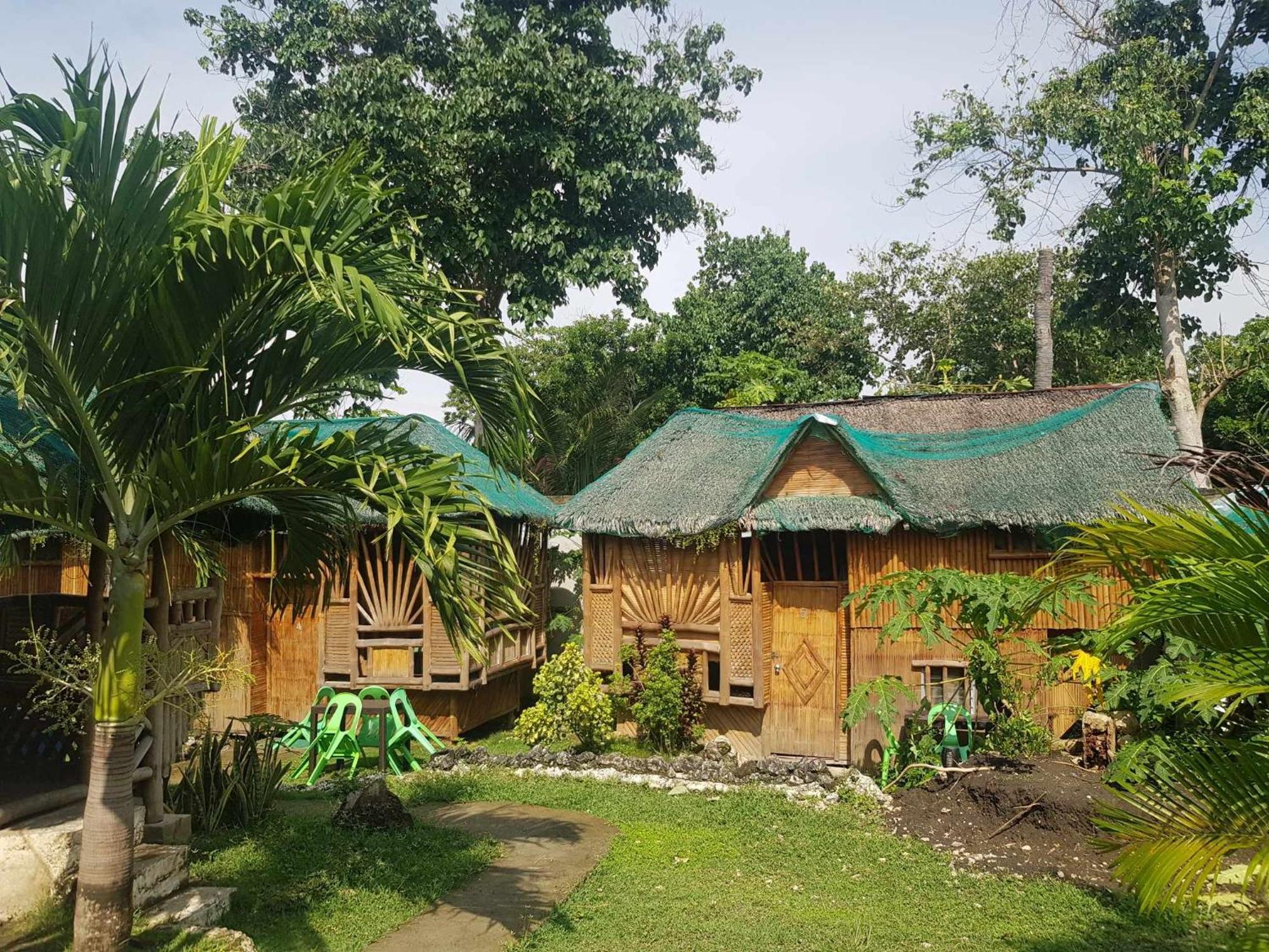 Nirvana Bamboo Houses & Dive Resort Moalboal Extérieur photo