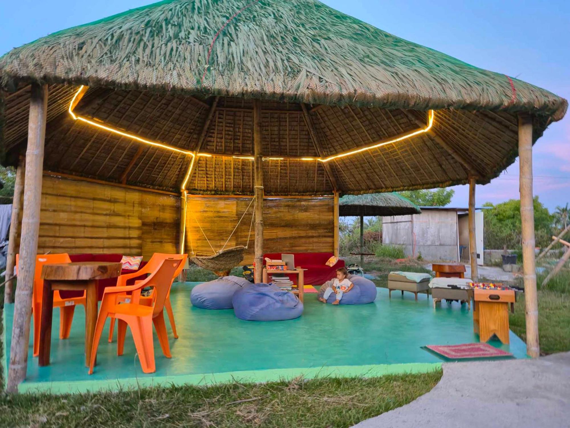 Nirvana Bamboo Houses & Dive Resort Moalboal Extérieur photo