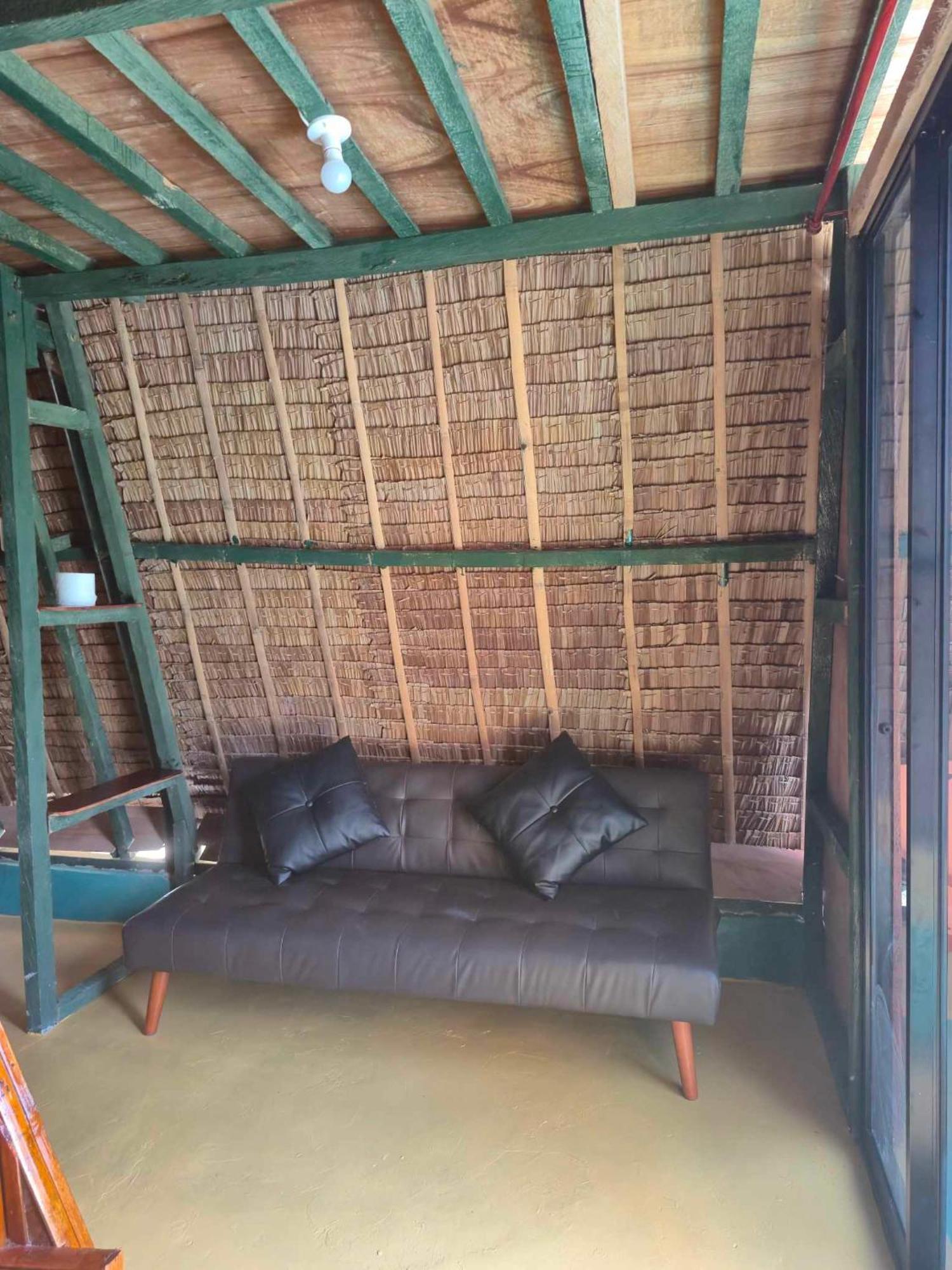 Nirvana Bamboo Houses & Dive Resort Moalboal Extérieur photo