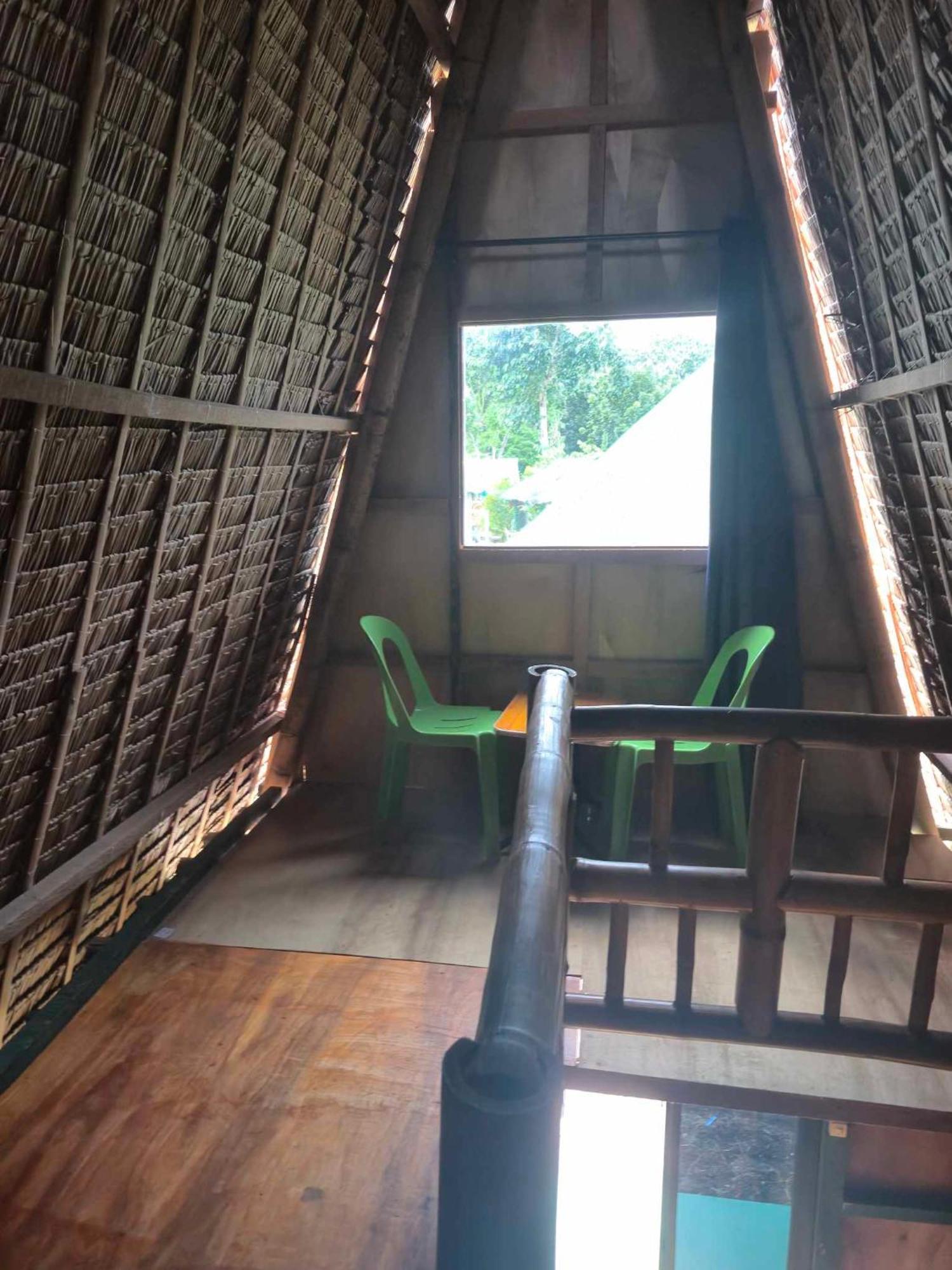 Nirvana Bamboo Houses & Dive Resort Moalboal Extérieur photo