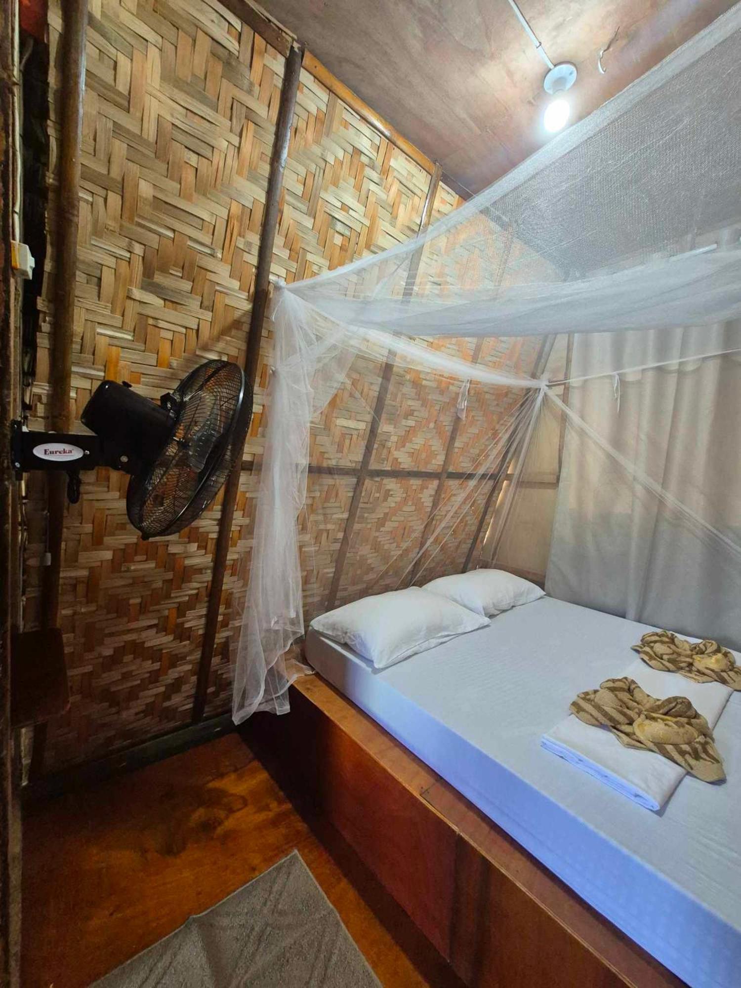 Nirvana Bamboo Houses & Dive Resort Moalboal Extérieur photo