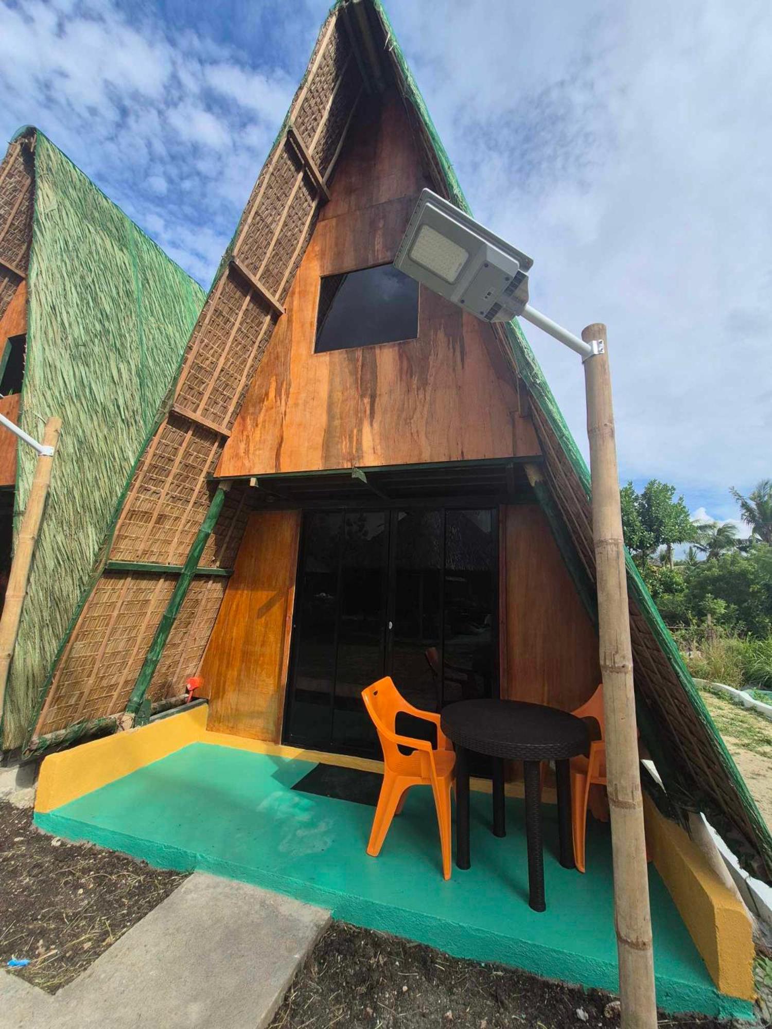 Nirvana Bamboo Houses & Dive Resort Moalboal Extérieur photo